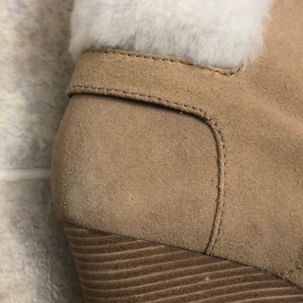New Michael Kors Leather Wedge Heel Shoe in Tan - Picture 8 of 11